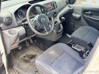 ND / Náhradní díly z Nissan NV200 / Po dílech - 5