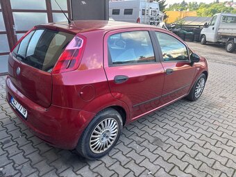 Fiat grande 1,2 na díly koroze spodní části - 5