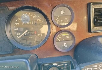 Jaguar XJ6,rok 1983, 4,2l,automat
Doklady SRN. - 5