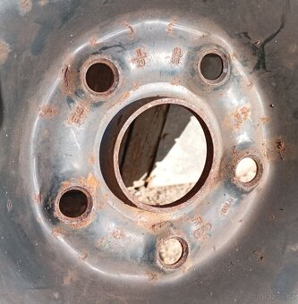 Zimní pneu 195/65 R15 91H Kormoran na diskách 5x112 - 5