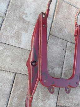 Jawa CZ 175 kyvacka - podsedlovy plech s madlem - 5