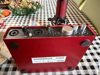 Studiový mikrofon a zesilovač - 5