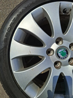Letní alu kola Superb II 225/45/17 5x112 ET49 - 5