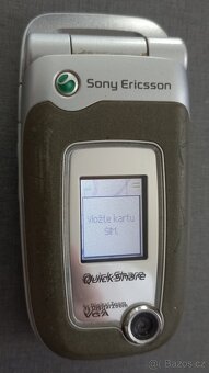 Prodám Sony-Ericsson nejspíš je to Z520i funkčni s nabíj. - 5