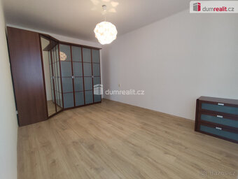 Pronájem bytu 1 + 1, 40 m2, balkon přes 2 místnosti, sklep, - 5