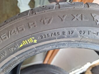 Prodám letní pneu 235/45/17 Uniroyal - 5