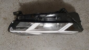 pravé světlo na Dacia Jogger - 5