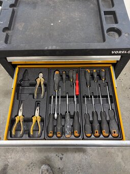 Vybavený vozík s nářadím a kompresor - 5