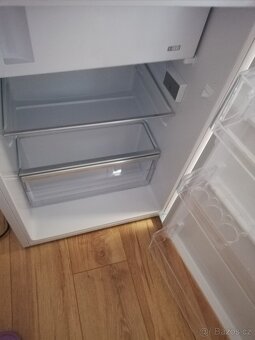 Lednička s mrazicí přihrádkou Electrolux - 5