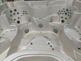 Vířivka USSPA 230×230 cm pro 6 osob – nové komponenty, sleva - 5