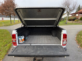 Prodám Toyota Hilux 2,5 D4D 4x4 - 5