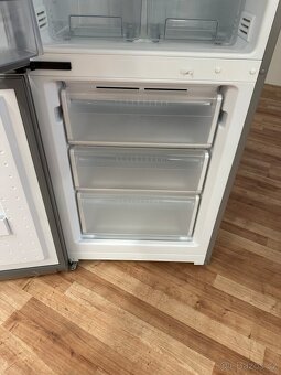 Lednice s mrazákem Siemens (105) - 5