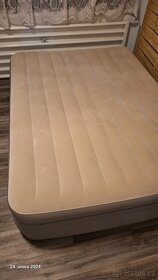 nafukovací postel zvýšené dvojlůžko za 1500kc - 5