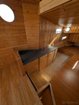 Obytná loď / hausbót - 5