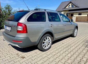Škoda Octavia Scout - 5