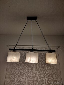 Prodám závěsný lustr (3)+Led žárovky - 5