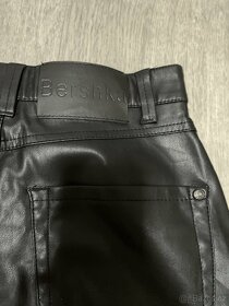 Prodám kožené dívčí kalhoty vel. XS zn. Bershka - 5