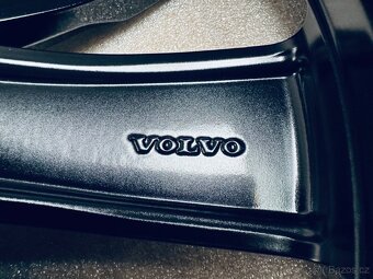 TOP kola Volvo XC90 R21 originál - 5
