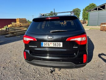 Kia Sorento 2.2CRDi 145kW, najeto 132000km, manuál - 5