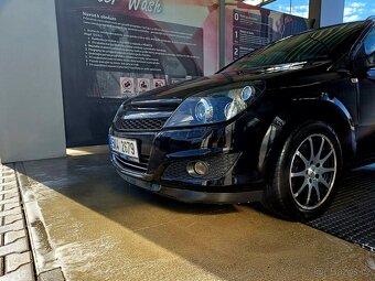 Opel Astra 1.9 CDTi (110 kW) z roku 2010 - 5