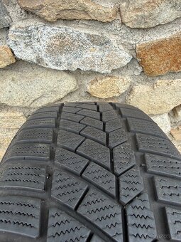 Continental 205/55 R17; zimní; 7mm; rok 2021 - 5