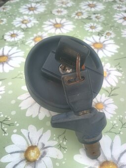 Víčko nádrže Škoda Favorit - 5