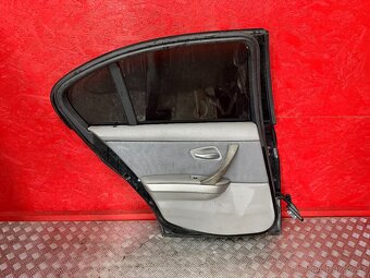 PRAVÉ ZADNÍ DVEŘE BMW E90 - 5