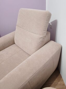 KRÉMOVÉ POHODLNÉ KŘESLO + TABURET– komfort a praktičnost - 5