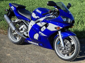 Yamaha R6 - 5