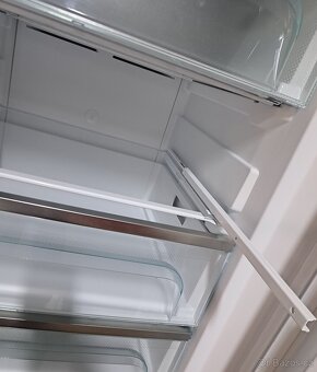 Mrazák NoFrost 8 šup. Liebherr NoFrost SmartDevice. - 5
