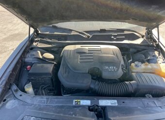 Dodge Challenger V6 - 5
