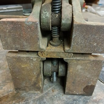 Strojní prismatický svěrák - 5