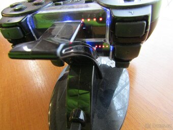 2 x Joystick PS 3 + stojánek na nabíjení - 5