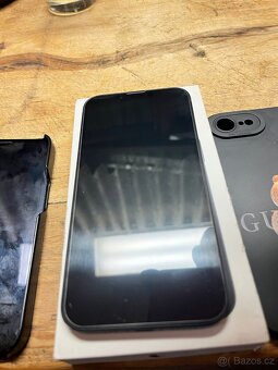 Prodám iPhone 16e 128gb 3roky záruka - 5