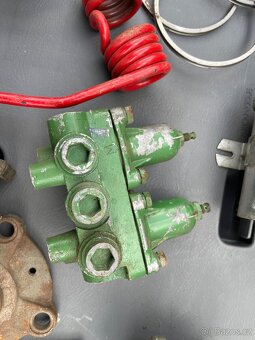 Prodám náhradní díly na traktor a zemědělskou techniku - 5