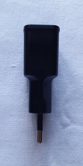 Černá cestovní nabíječka Samsung včetně micro USB kabelu - 5