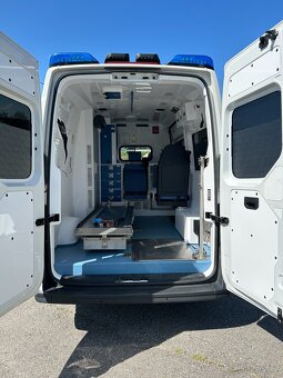 VW Crafter - 2.0 TDI Sanitní vůz 4x4 - DSG - 5