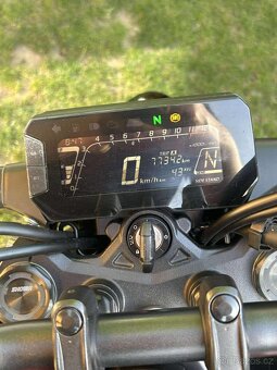 Honda CB125R - 5
