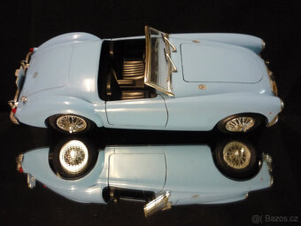 MGA Twin Cam Polistil 1/16 - 1/18 - 5