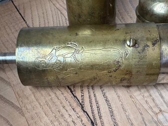 Starý mosazný mlýnek na kávu - 5