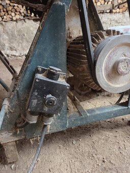 Cirkulárka pila s kolébkou 4kw - 5