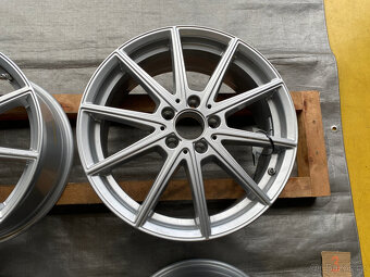18 alu org. Mercedes 5x112 mm + TPMS nové - 5