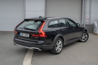 Volvo V90 2.0 D4 AWD Cross Country - 5