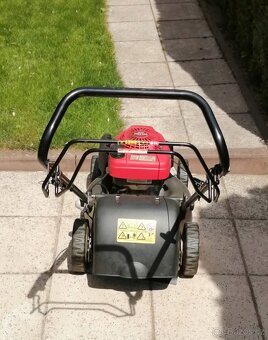 Motorová sekačka Honda HRG 466 s pojezdem - 5
