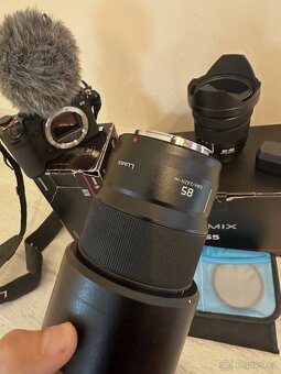 Panasonic Lumix S5 + 2 objektivy + Rode mic a další. - 5
