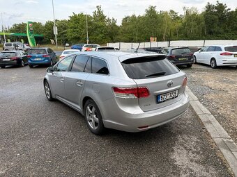 Toyota Avensis 2.2 2010 - 5