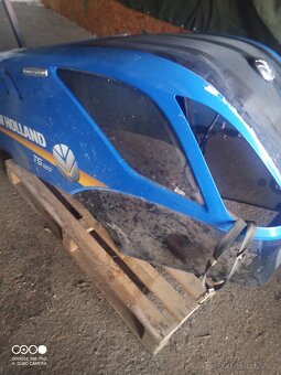Prodám kapotu na New Holland T5 r.v.2020 - 5