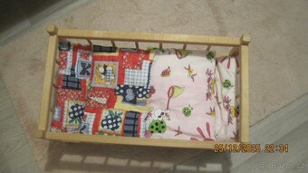 Dřevěná postýlka pro panenku - 5