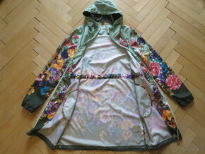 Dámský květovaný kabát s kapucí styl větrovka - 5
