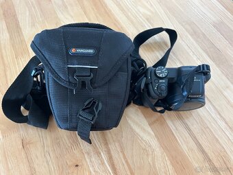 FUJIFILM FinePix S8600 - 5